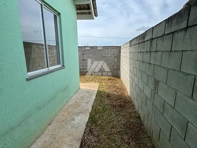 Casa 2 quartos e 1 banheiro, à venda, no bairro Cará-cará em Ponta Grossa