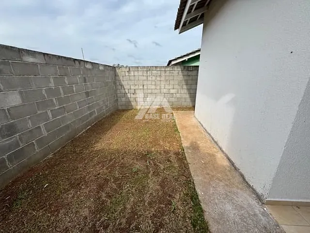 Casa 2 quartos e 1 banheiro, à venda, no bairro Cará-cará em Ponta Grossa