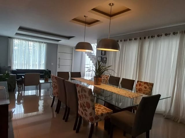 Casa com 450m² 4 quartos e 5 banheiros, à venda, no bairro Condomínio Residencial Jaguary em São José dos Campos