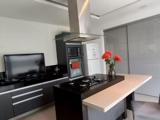Casa com 450m² 4 quartos e 5 banheiros, à venda, no bairro Condomínio Residencial Jaguary em São José dos Campos