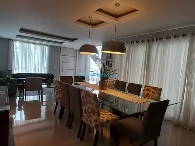 Casa com 450m² 4 quartos e 5 banheiros, à venda, no bairro Condomínio Residencial Jaguary em São José dos Campos