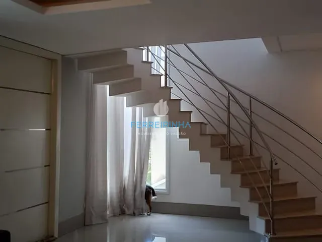 Casa com 450m² 4 quartos e 5 banheiros, à venda, no bairro Condomínio Residencial Jaguary em São José dos Campos