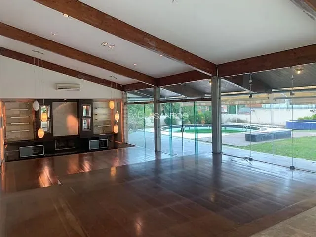 Casa com 1662m² 4 quartos e 6 banheiros, à venda ou para alugar, no bairro Jardim América em Sorocaba