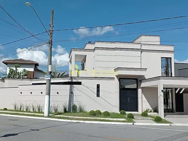 Casa com 300m² 4 quartos e 3 banheiros, à venda ou para alugar, no bairro Caminho Novo em Tremembé