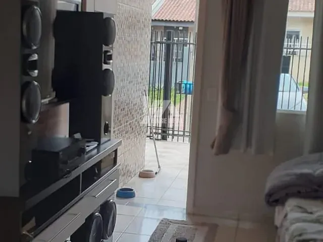 Casa com 150m² 2 quartos e 1 banheiro, à venda, no bairro Colônia Dona Luíza em Ponta Grossa