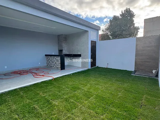 Casa 3 quartos e 2 banheiros, à venda, no bairro Parque Jóquei Club em Campos dos Goytacazes