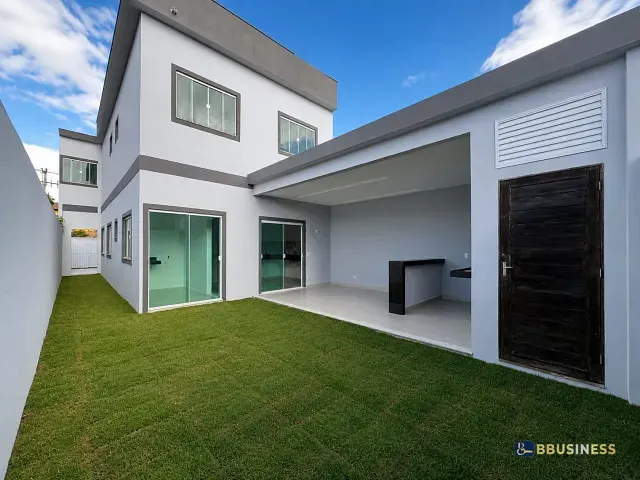 Casa 3 quartos e 2 banheiros, à venda, no bairro Parque Jóquei Club em Campos dos Goytacazes
