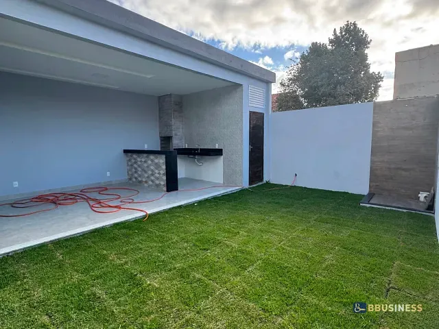 Casa 3 quartos e 2 banheiros, à venda, no bairro Parque Jóquei Club em Campos dos Goytacazes