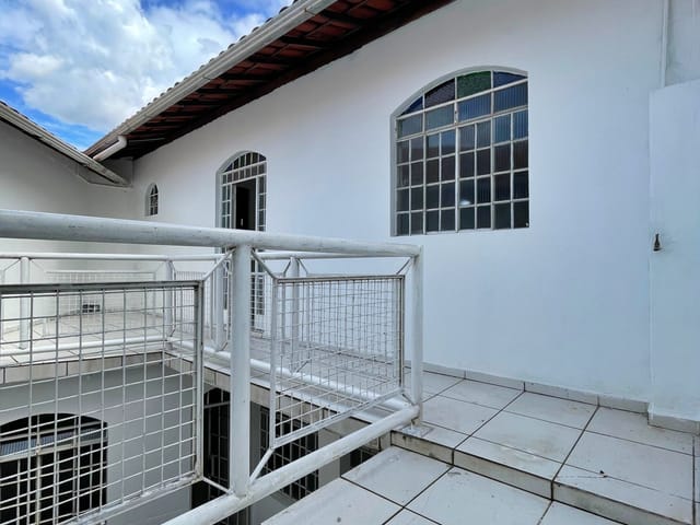 Foto do Casa - Casa com 02 quartos, sendo um suíte e varanda e 03 vagas de garagem, Planalto, Belo Horizonte, MG | Deltalar Imóveis