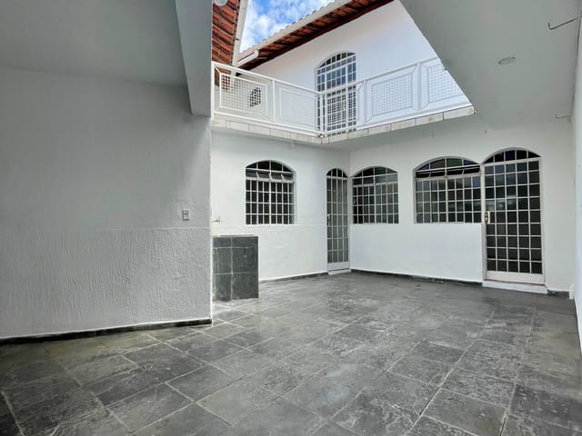 Foto do Casa - Casa com 02 quartos, sendo um suíte e varanda e 03 vagas de garagem, Planalto, Belo Horizonte, MG | Deltalar Imóveis