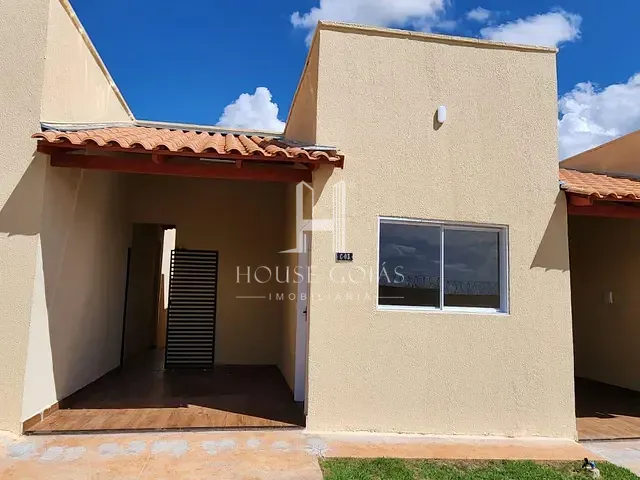 Casa com 130m² 2 quartos e 2 banheiros, à venda, no bairro Setor Cristina em Trindade