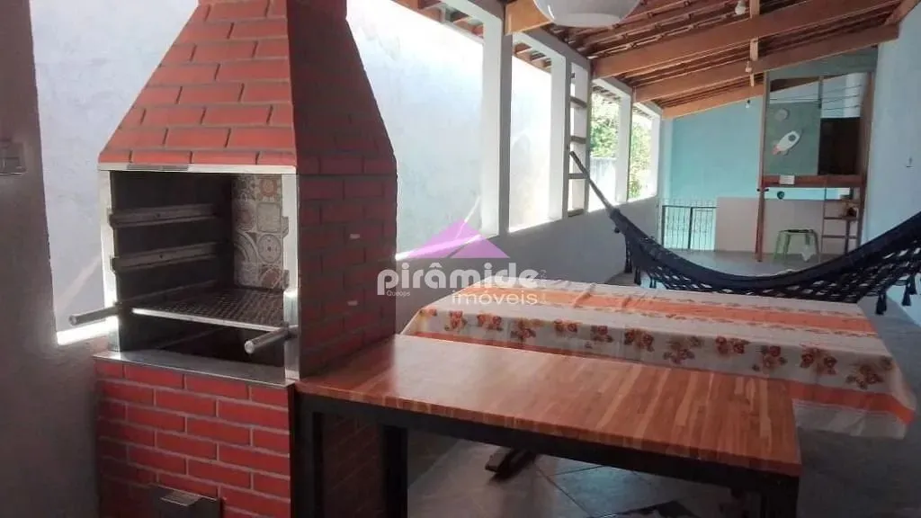 Casa, 3 quartos, 172 m² - Foto 1