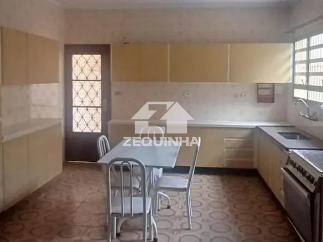 Casa com 300m² 3 quartos e 3 banheiros, à venda, no bairro Bela Vista em Osasco