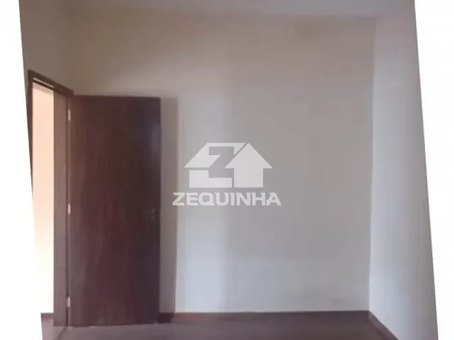 Casa com 300m² 3 quartos e 3 banheiros, à venda, no bairro Bela Vista em Osasco