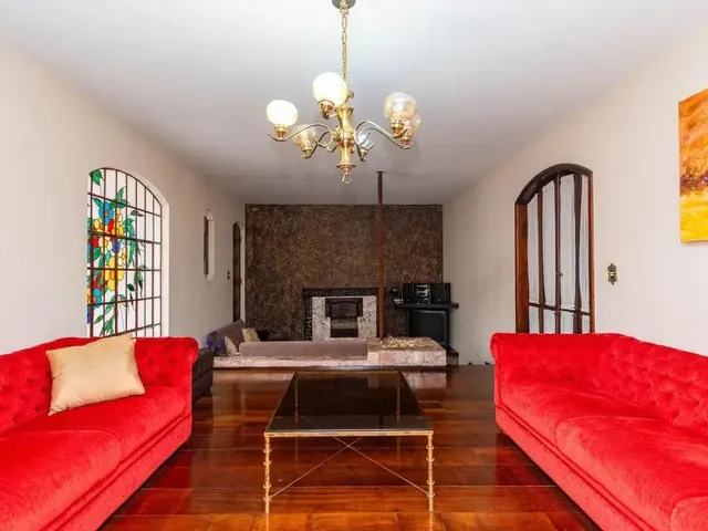 Casa com 460m² 3 quartos e 2 banheiros, à venda, no bairro Portão em Curitiba