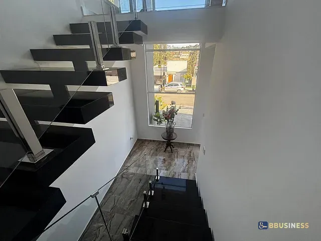 Casa com 514m² 3 quartos e 5 banheiros, à venda, no bairro San Diego em Vargem Grande Paulista