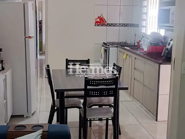 Casa com 200m² 3 quartos e 2 banheiros, à venda, no bairro Alto de Pinheiros em Paulínia