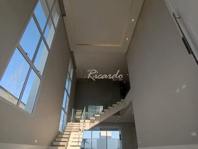 Casa com 450m² 4 quartos e 6 banheiros, à venda, no bairro Jardim Morumbi em Arapongas