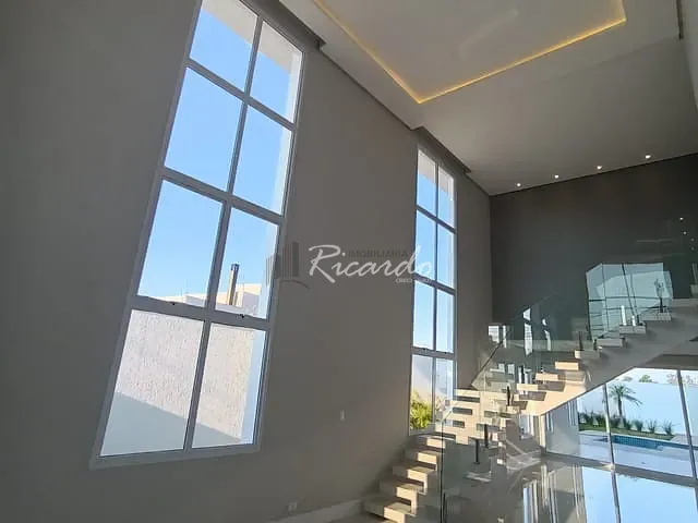 Casa com 450m² 4 quartos e 6 banheiros, à venda, no bairro Jardim Morumbi em Arapongas