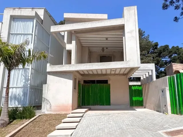 Casa com 160m² 3 quartos e 5 banheiros, à venda, no bairro Santa Cândida em Curitiba
