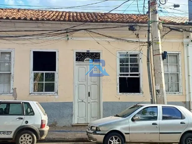 Casa com 405m² 3 quartos e 1 banheiro, à venda, no bairro Centro em Itatiba