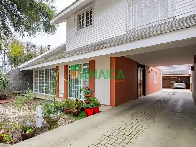 Casa com 260m² 4 quartos e 4 banheiros, à venda, no bairro Água Verde em Curitiba