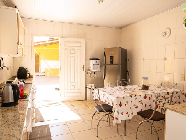 Casa com 350m² 4 quartos e 4 banheiros, à venda, no bairro Areal em Pelotas