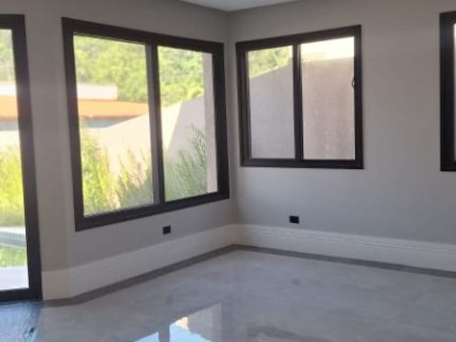 Casa com 364m² 4 quartos e 5 banheiros, à venda, no bairro Valville 2 em Santana de Parnaíba