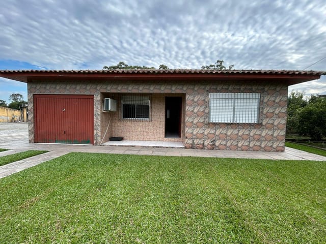 Casa com 14025m² 4 quartos e 3 banheiros, à venda, no bairro Três Vendas em Pelotas