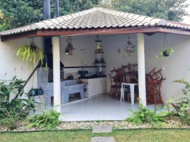 Casa com 250m² 5 quartos e 2 banheiros, à venda, no bairro Urbanova em São José dos Campos