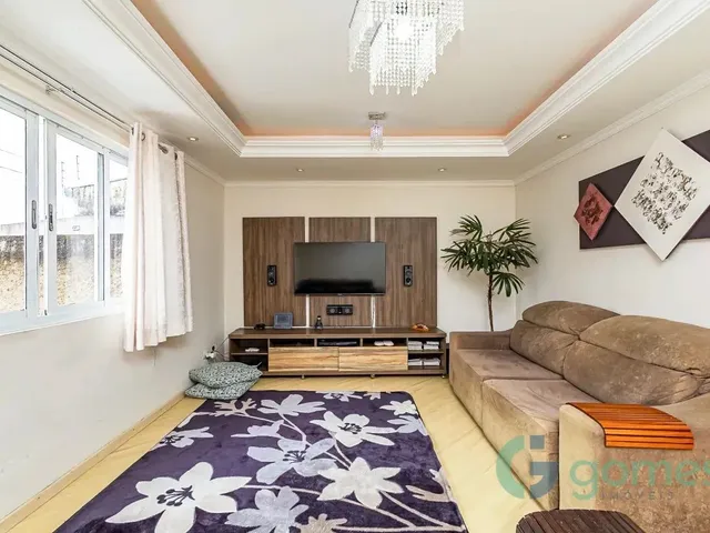 Casa com 146m² 4 quartos e 4 banheiros, à venda, no bairro Novo Mundo em Curitiba