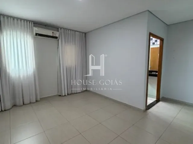 Casa com 526m² 2 quartos e 3 banheiros, à venda, no bairro Jardins Madri em Goiânia