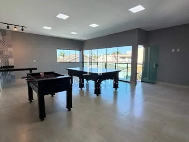 Casa com 526m² 2 quartos e 3 banheiros, à venda, no bairro Jardins Madri em Goiânia