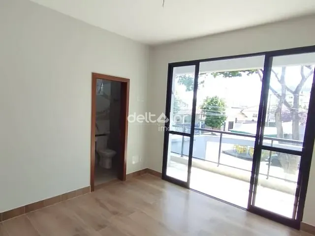Casa com 128m² 3 quartos e 3 banheiros, à venda, no bairro Vila Cloris em Belo Horizonte