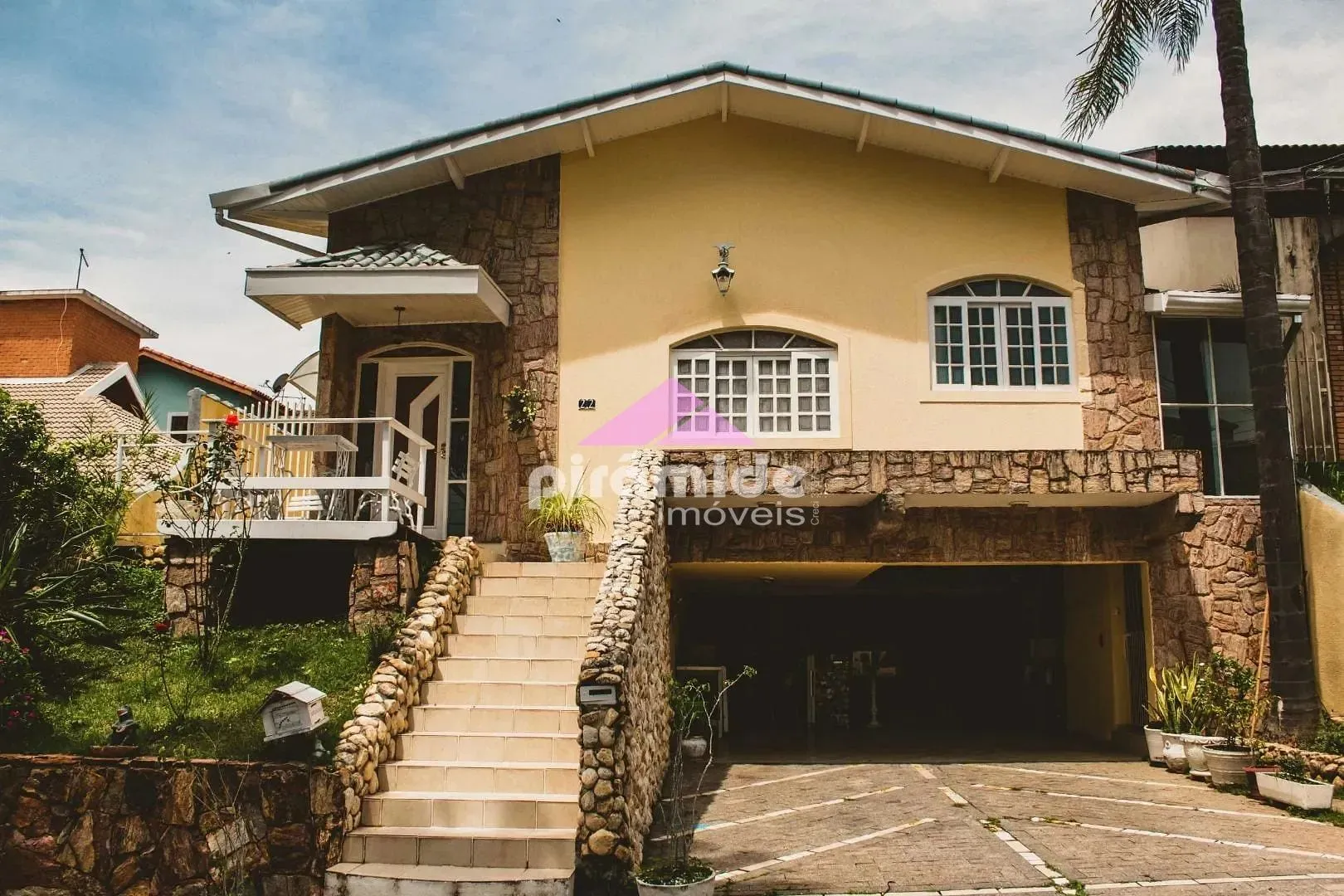 Casa, 4 quartos, 184 m² - Foto 1