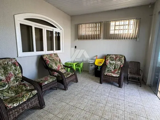 Casa 4 quartos e 2 banheiros, à venda ou para alugar, no bairro Bonsucesso em Guarapuava