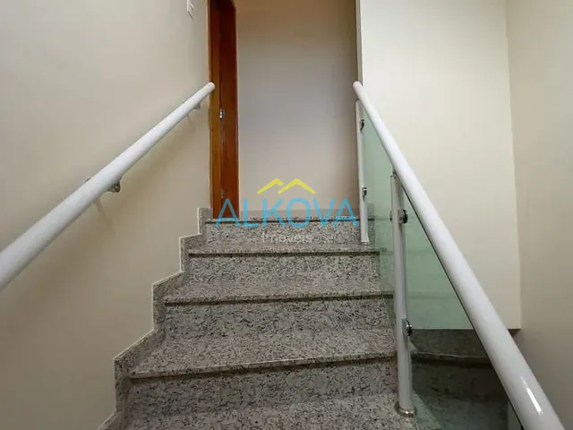 Casa com 188m² 4 quartos e 3 banheiros, à venda, no bairro Parque Industrial em São José dos Campos
