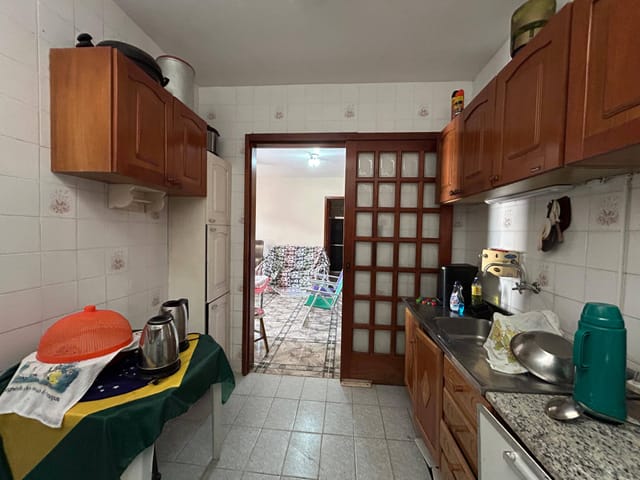 Casa com 300m² 1 quarto e 2 banheiros, à venda, no bairro Laranjal em Pelotas