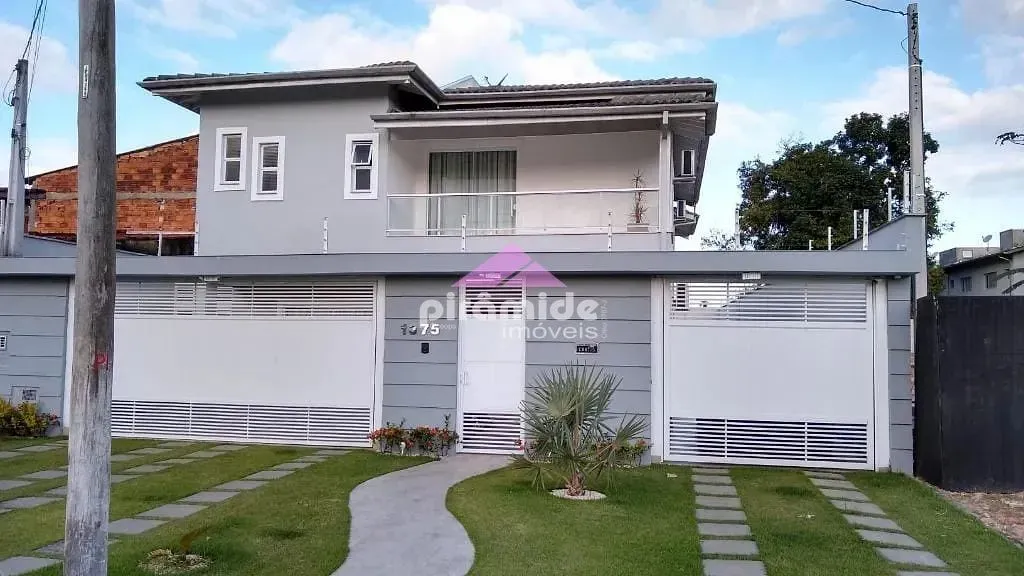 Casa, 3 quartos, 361 m² - Foto 1
