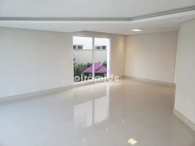 Casa com 450m² 3 quartos e 1 banheiro, à venda, no bairro Urbanova em São José Dos Campos
