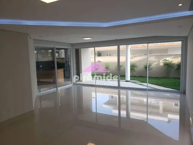 Casa com 450m² 3 quartos e 1 banheiro, à venda, no bairro Urbanova em São José Dos Campos