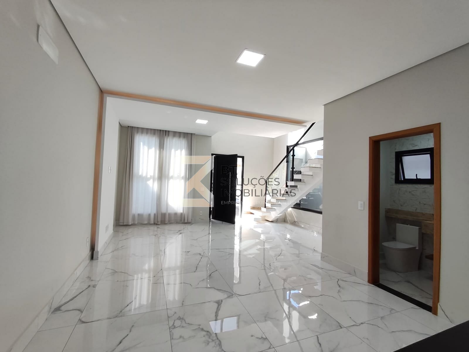 Casa, 3 quartos, 162 m² - Foto 3