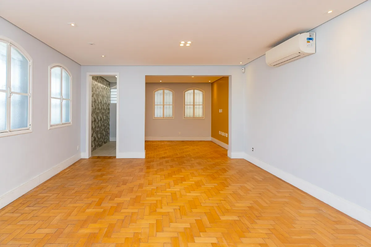 Casa para venda em Jardim Marajoara com 3 quartos, sendo 3 suítes, 200m²