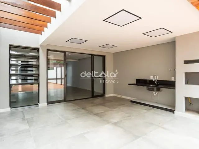 Casa com 240m² 4 quartos e 3 banheiros, à venda, no bairro Planalto em Belo Horizonte