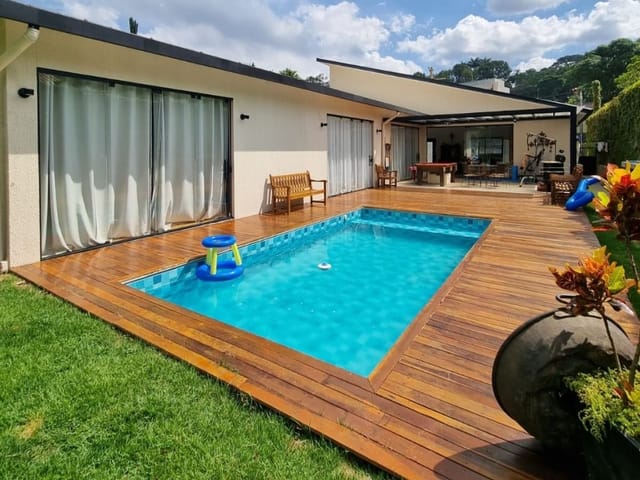 Casa com 573m² 3 quartos e 3 banheiros, à venda, no bairro Vila Santo Antonio de Carapicuiba em Cotia