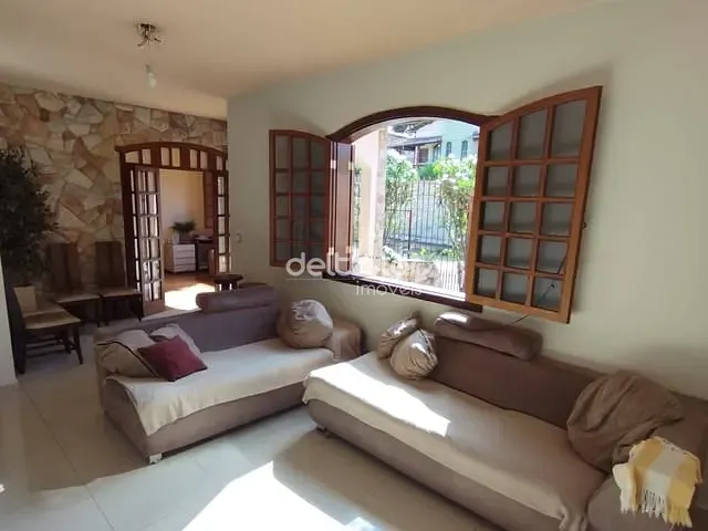 Casa com 258m² 4 quartos e 2 banheiros, à venda, no bairro Santa Amélia em Belo Horizonte
