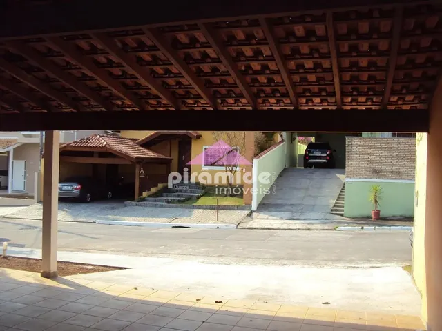 Casa com 327m² 3 quartos e 2 banheiros, à venda, no bairro Urbanova em São José Dos Campos