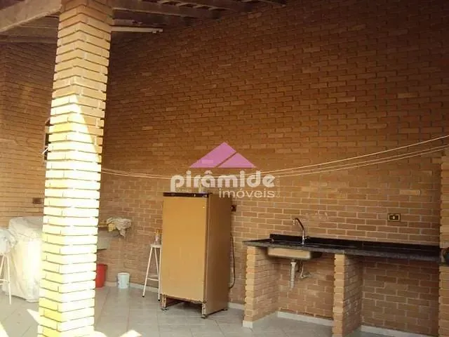 Casa com 327m² 3 quartos e 2 banheiros, à venda, no bairro Urbanova em São José Dos Campos