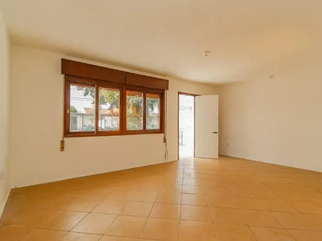 Casa 3 quartos e 3 banheiros, à venda ou para alugar, no bairro Centro em Pelotas