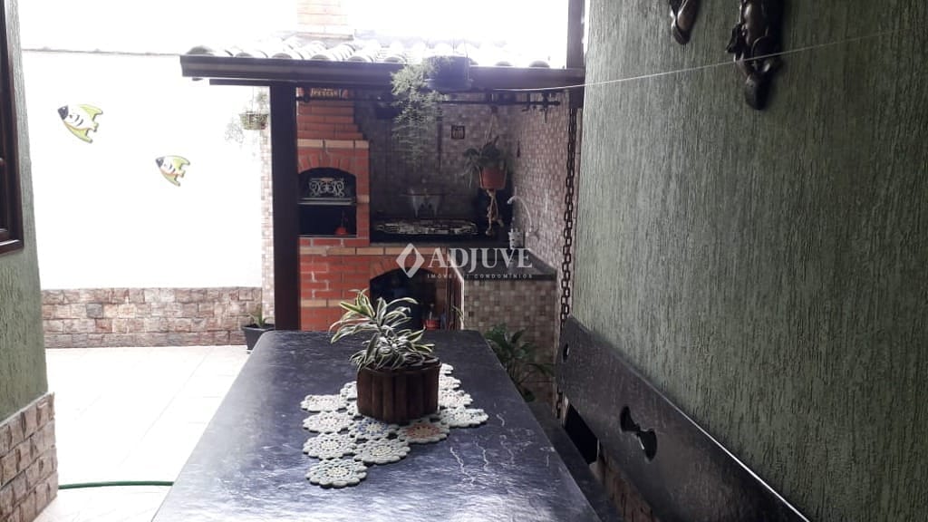 Casa à venda com 3 quartos, 10m² - Foto 32
